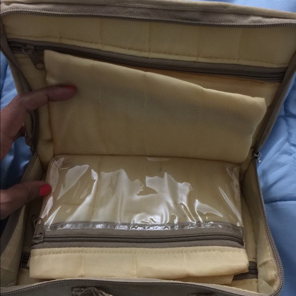 Accessories storage bag with inbuilt pouches - Picture 2 of 3